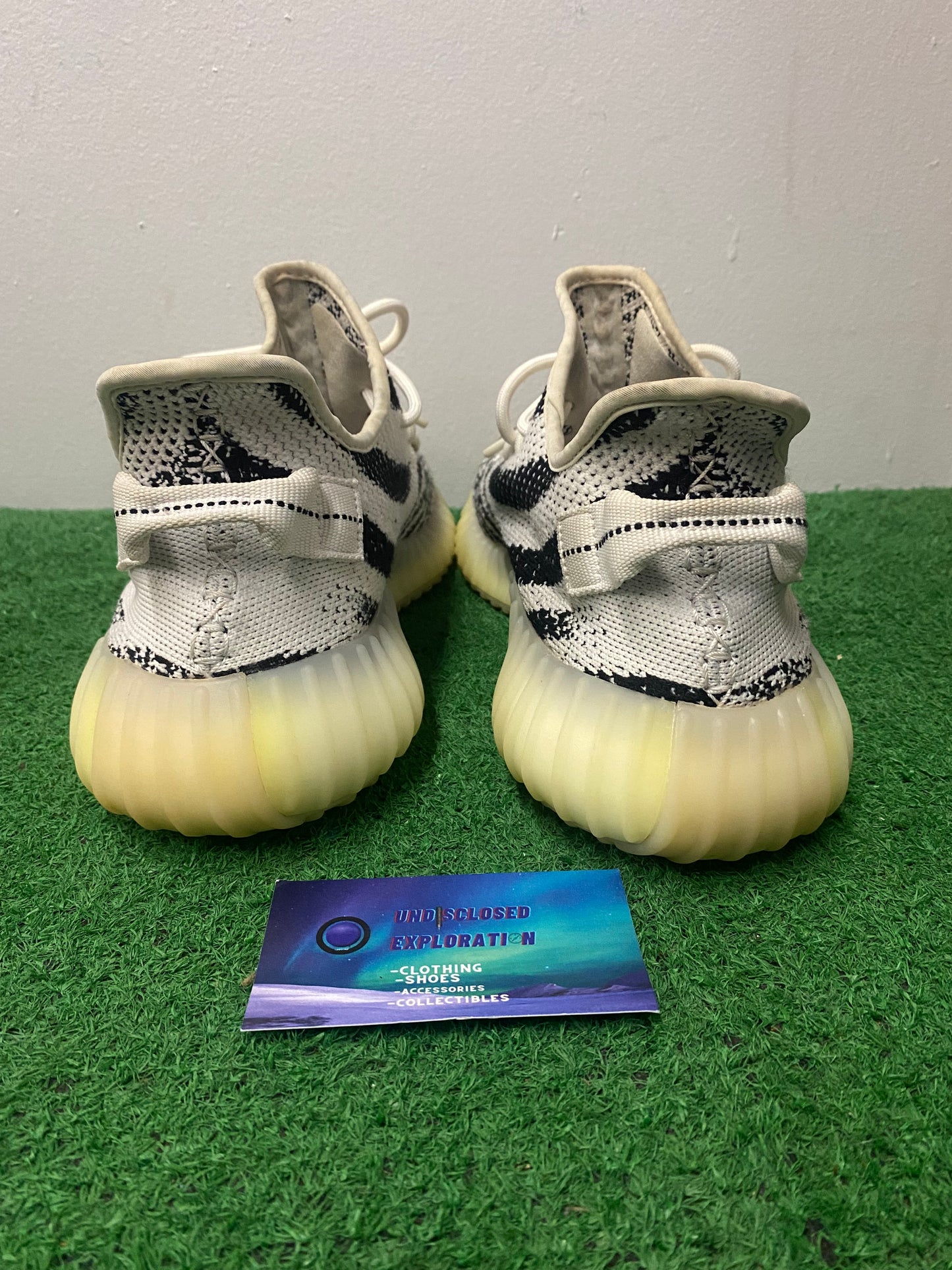 Yeezy Zebra boost 350 v2 2017 size 10.5men/12women