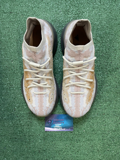 Yeezy 380 pepper size 9men/10.5women