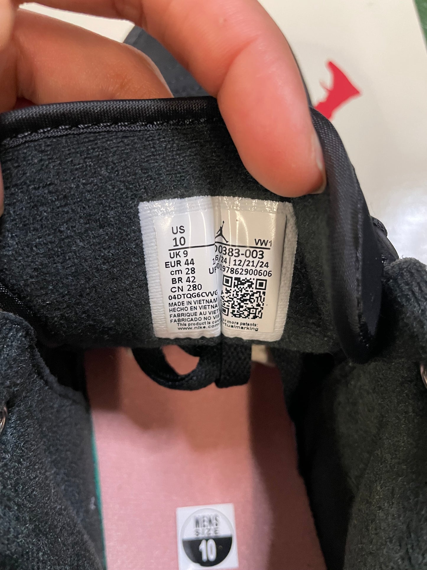 Jordan 2/3 black rust pink