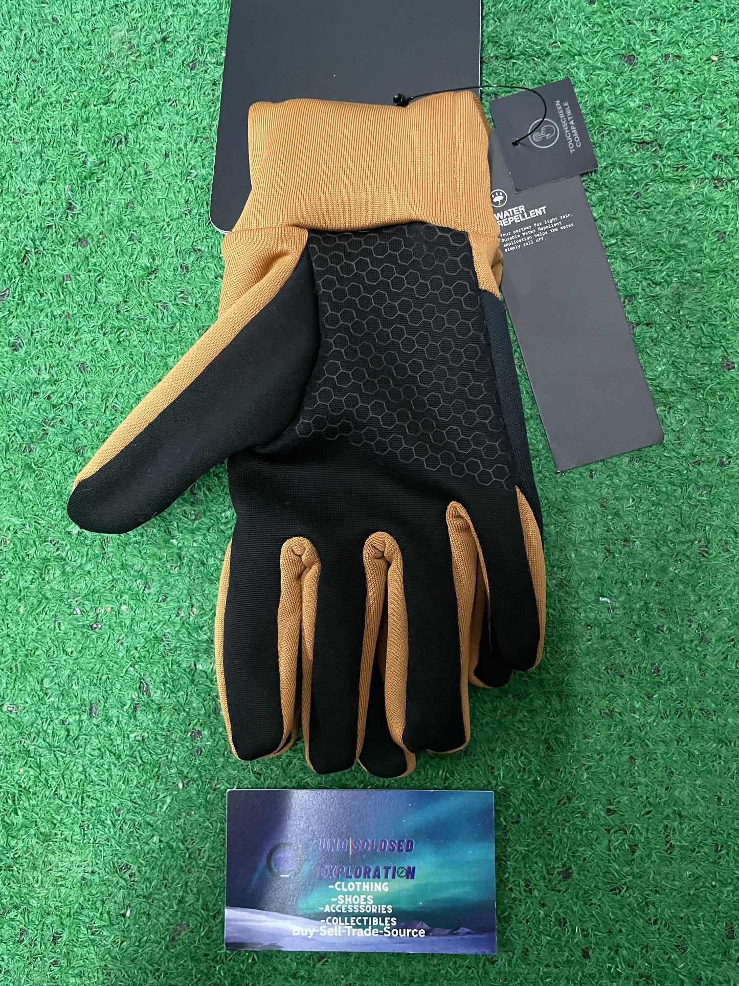 Timberland wheat/black touchscreen gloves