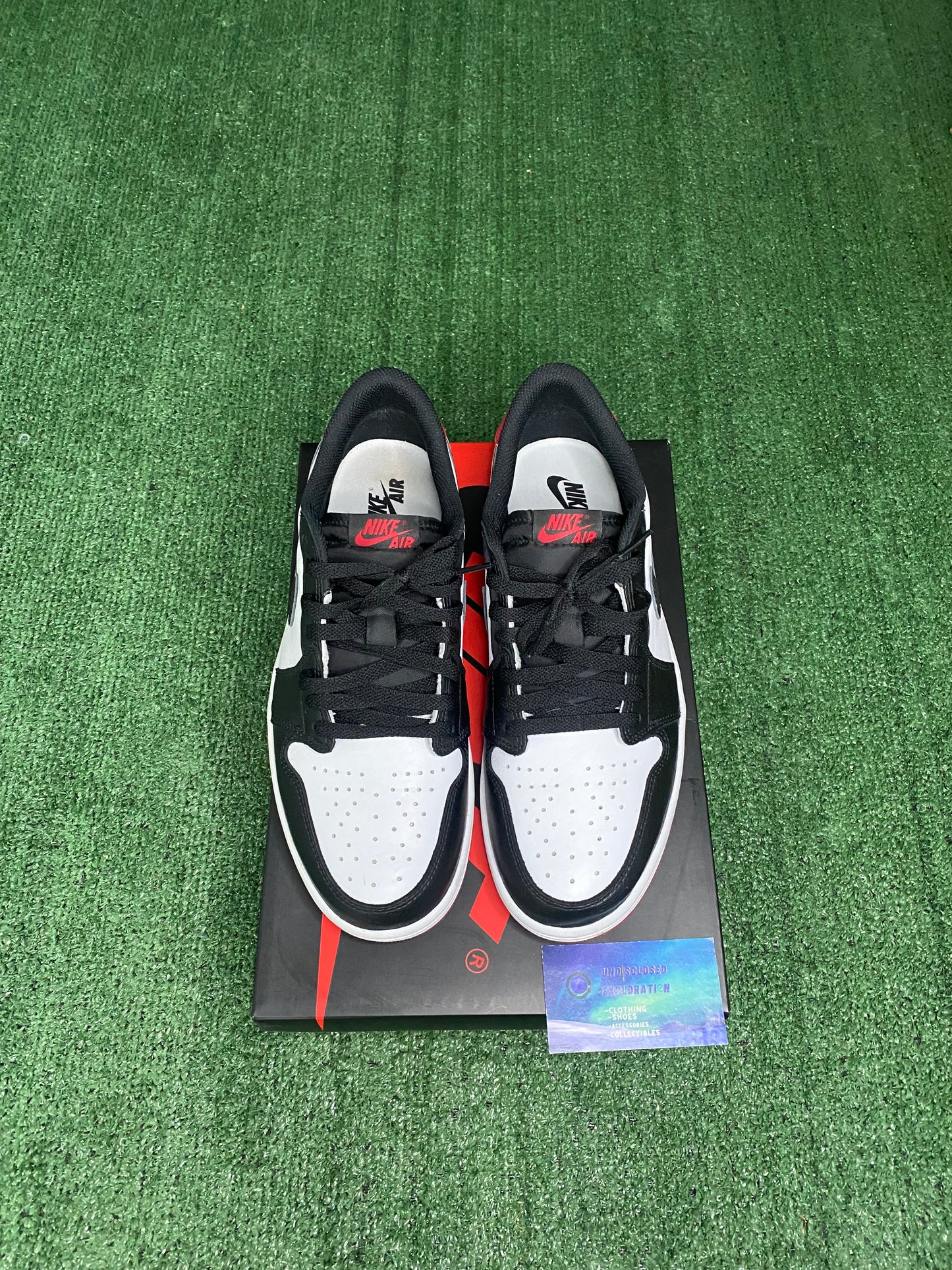 Jordan 1 low black toe size 11men/12.5women