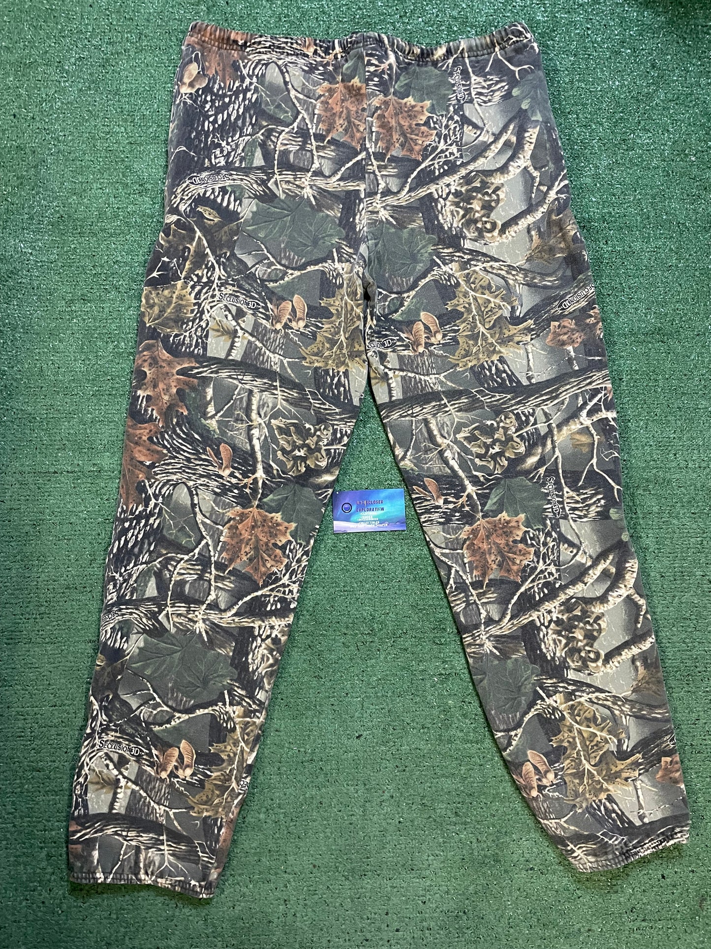 Leaf camo sweatpants