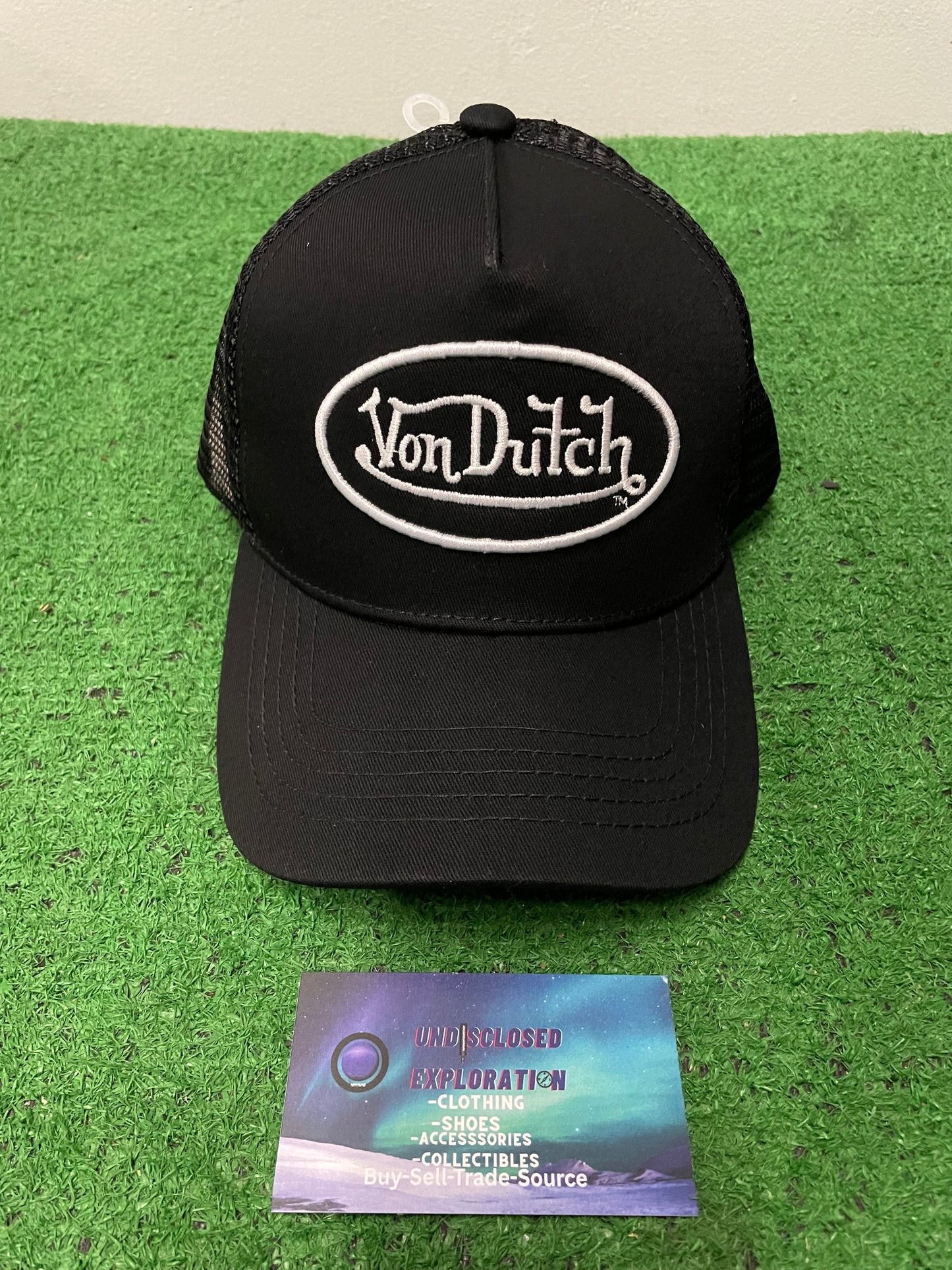 Von Dutch staple black hat