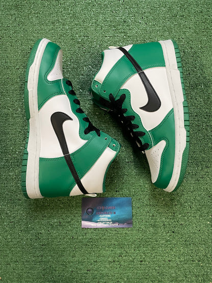 Nike dunk high Celtics size 5.5youth/7women