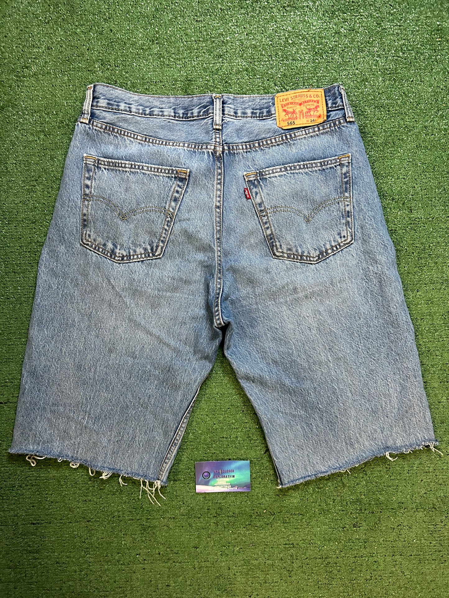 Levi 565 light wash Jean shorts