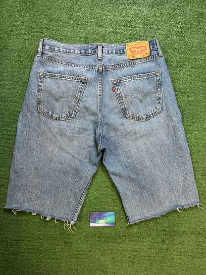 Levi 565 light wash Jean shorts