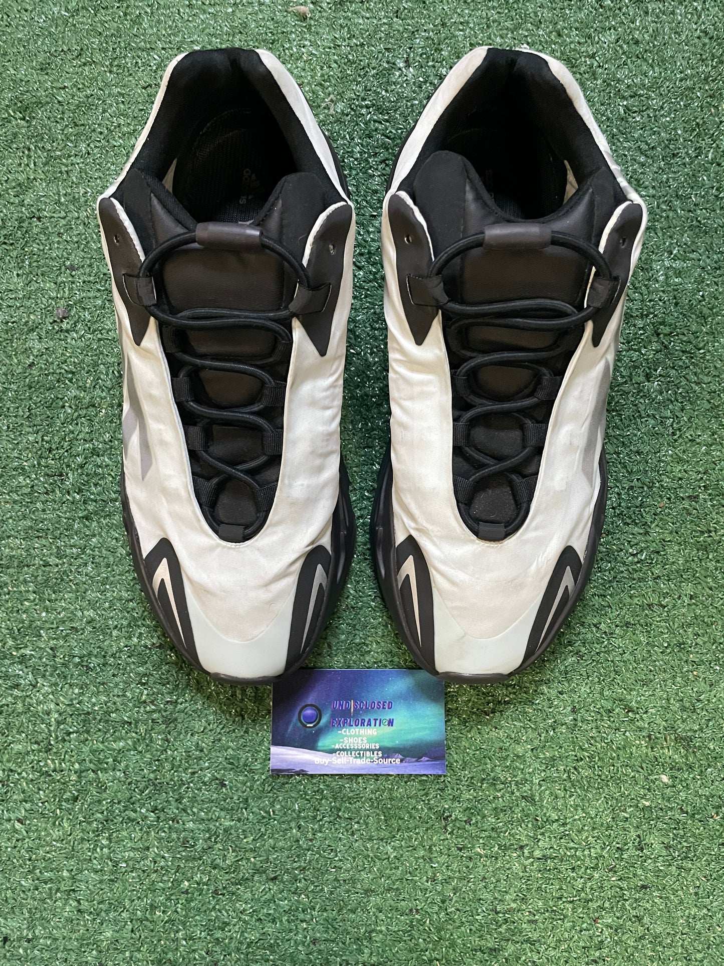 Adidas Yeezy 700 MNVN blue tint size 11men/12.5women