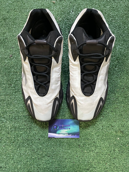 Adidas Yeezy 700 MNVN blue tint size 11men/12.5women