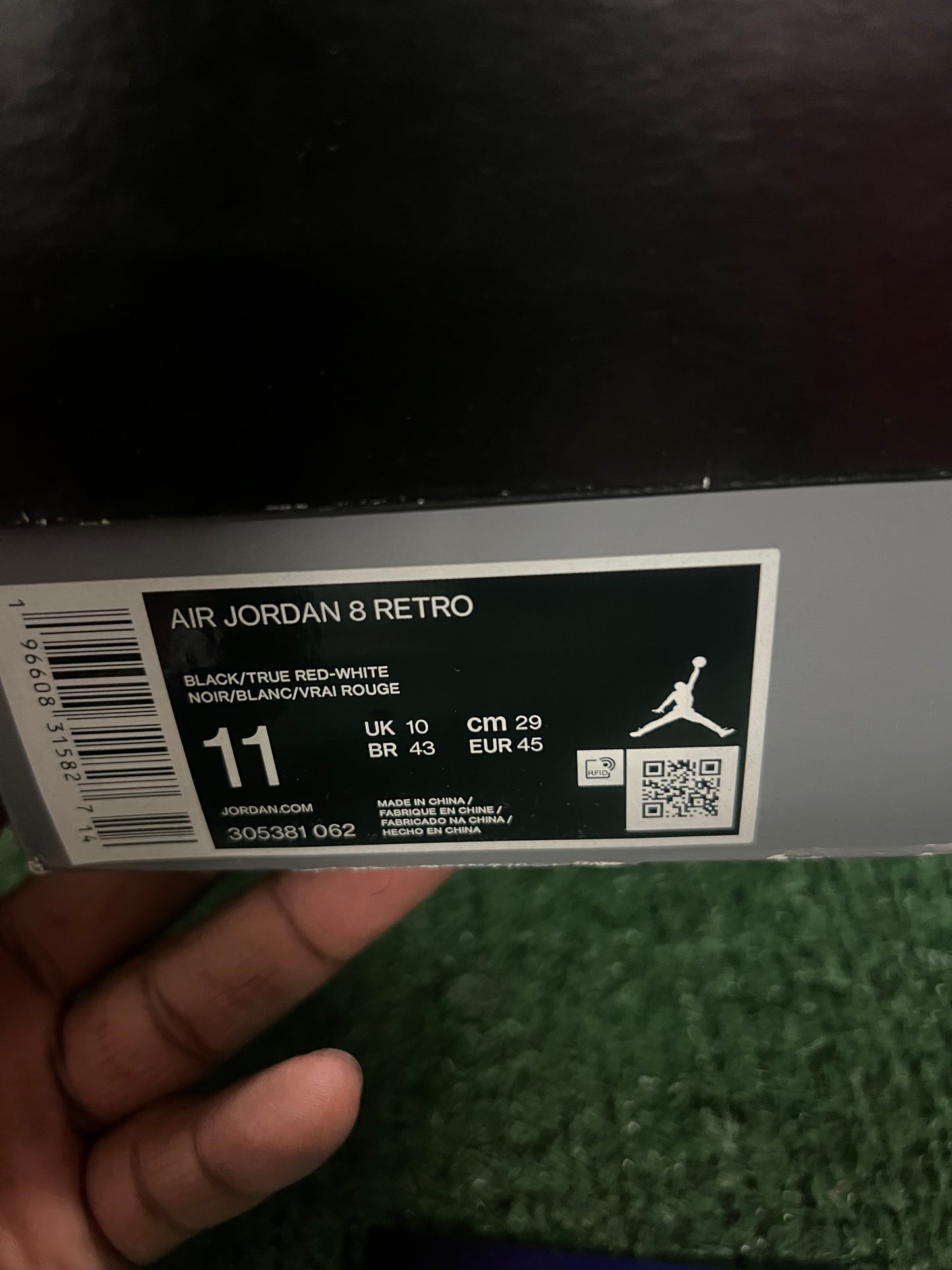Jordan 8 playoff 2023 size 11men/12.5women