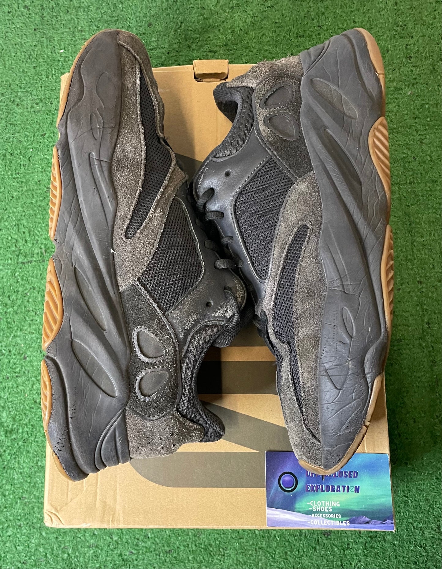 Yeezy 700 utility black 2019 size 10.5men/12women