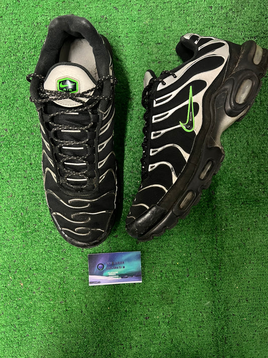 Nike air max plus black silver green strike size 12men/13.5women