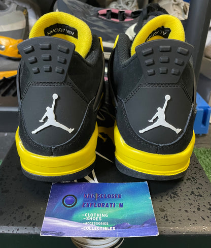 Air Jordan 4 thunder size 5youth/6.5women