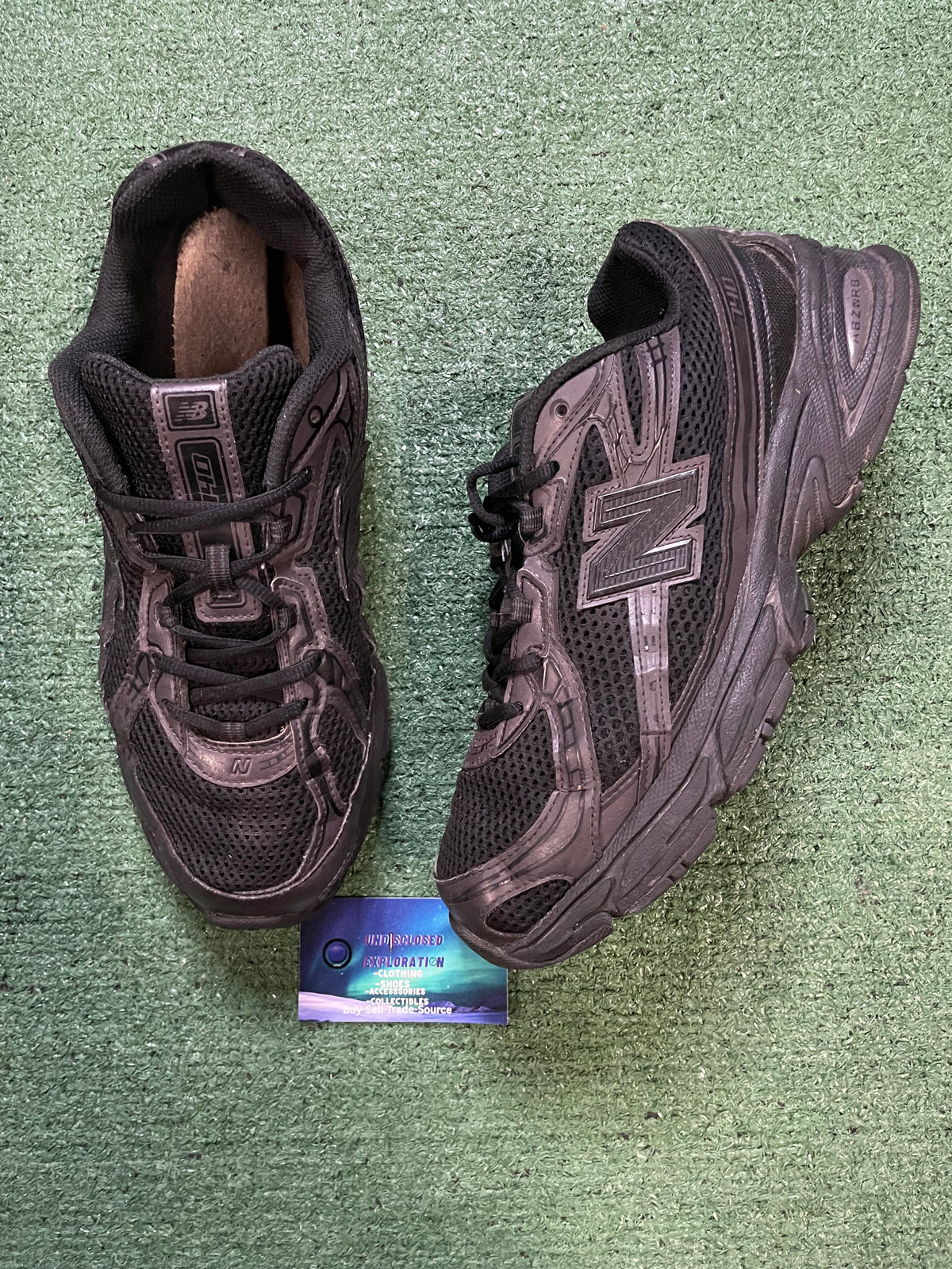 New Balance 740 triple black size 10.5men/12women