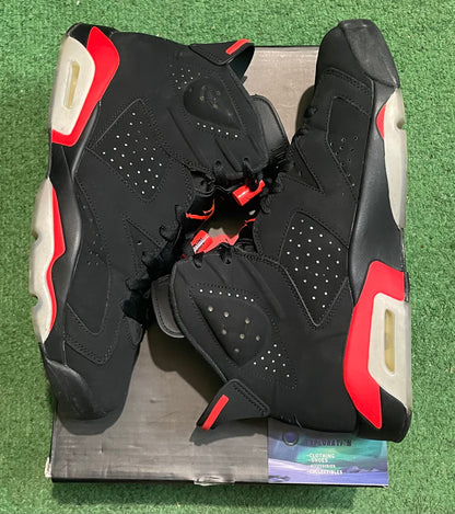 Jordan 6 Black infared 2019 size 10men/11.5women