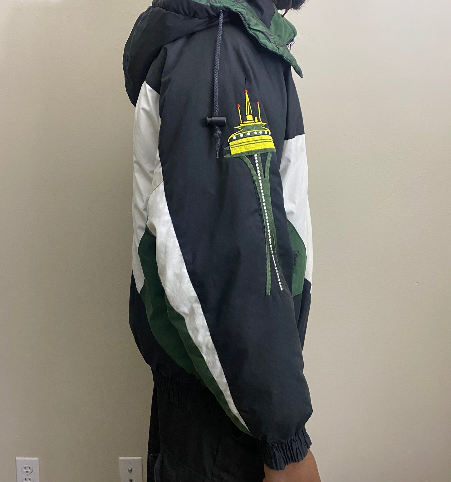 Vintage 1990s Seattle supersonics space needle jacket