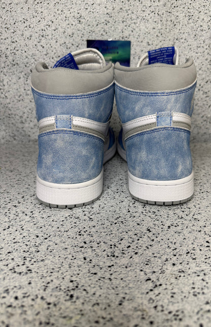 Jordan 1 Hyper Royal