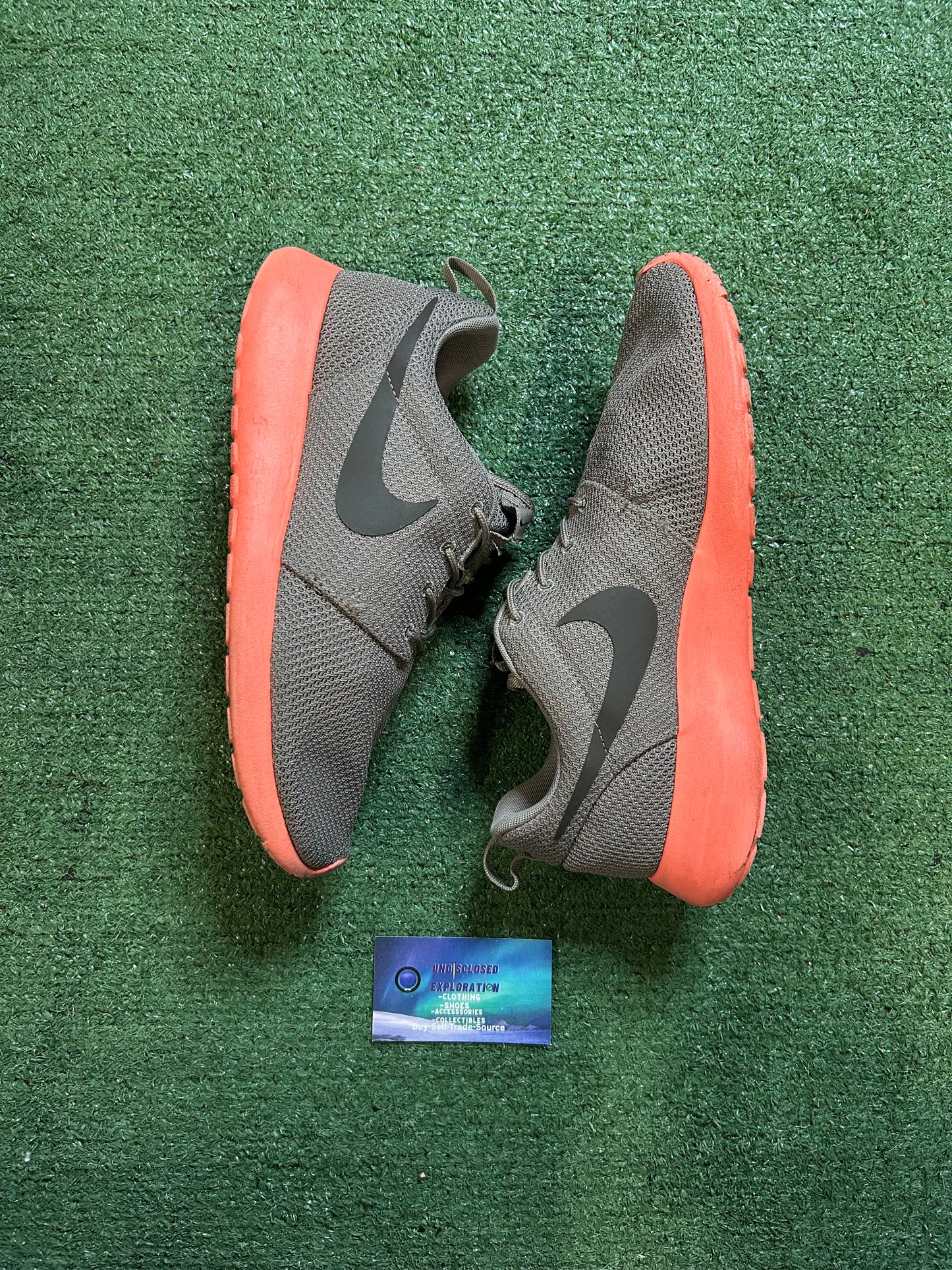 Nike Roshe run mango soft grey crimson size 9.5men/11women