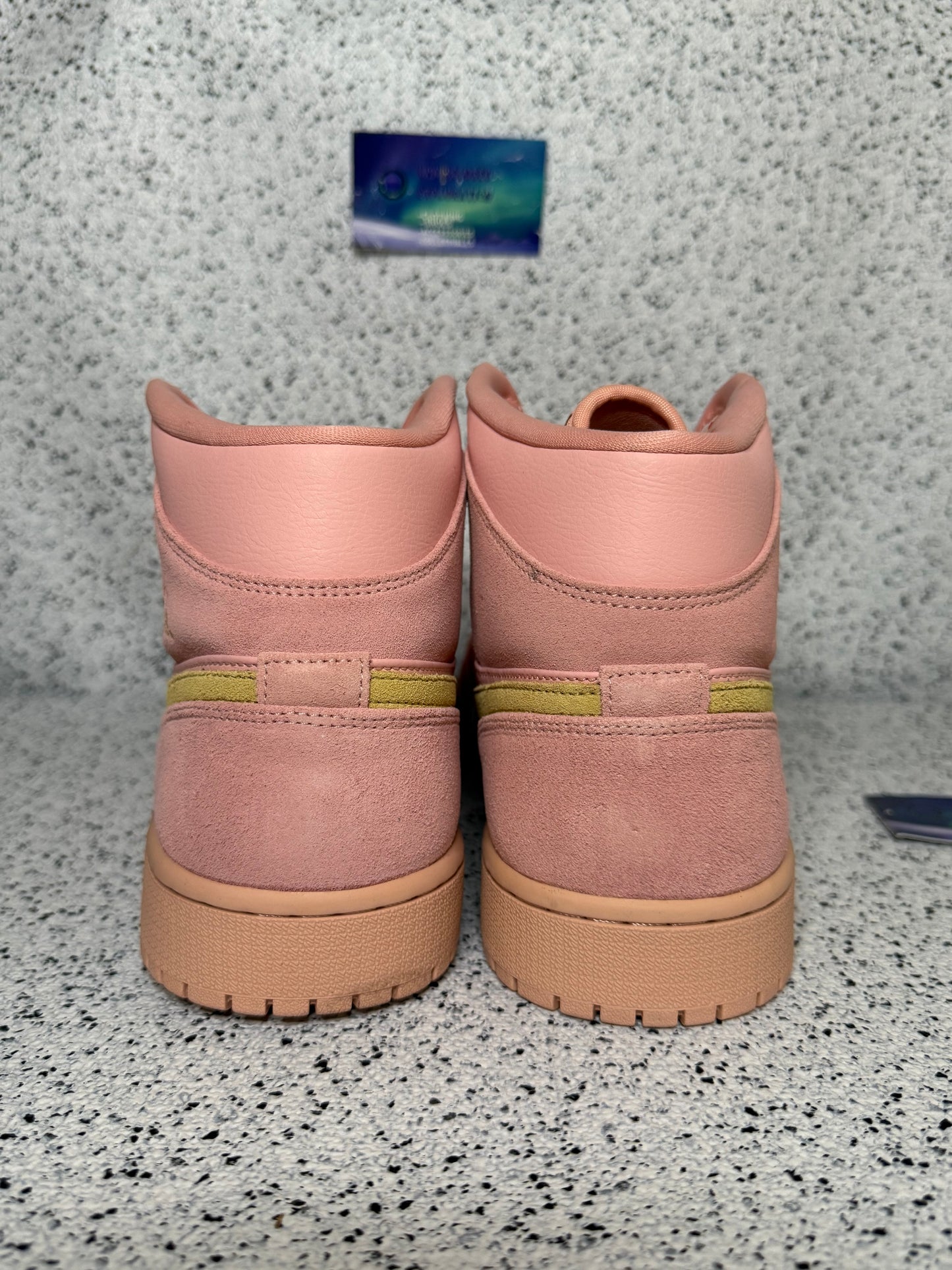 Jordan 1 Mid Coral Gold