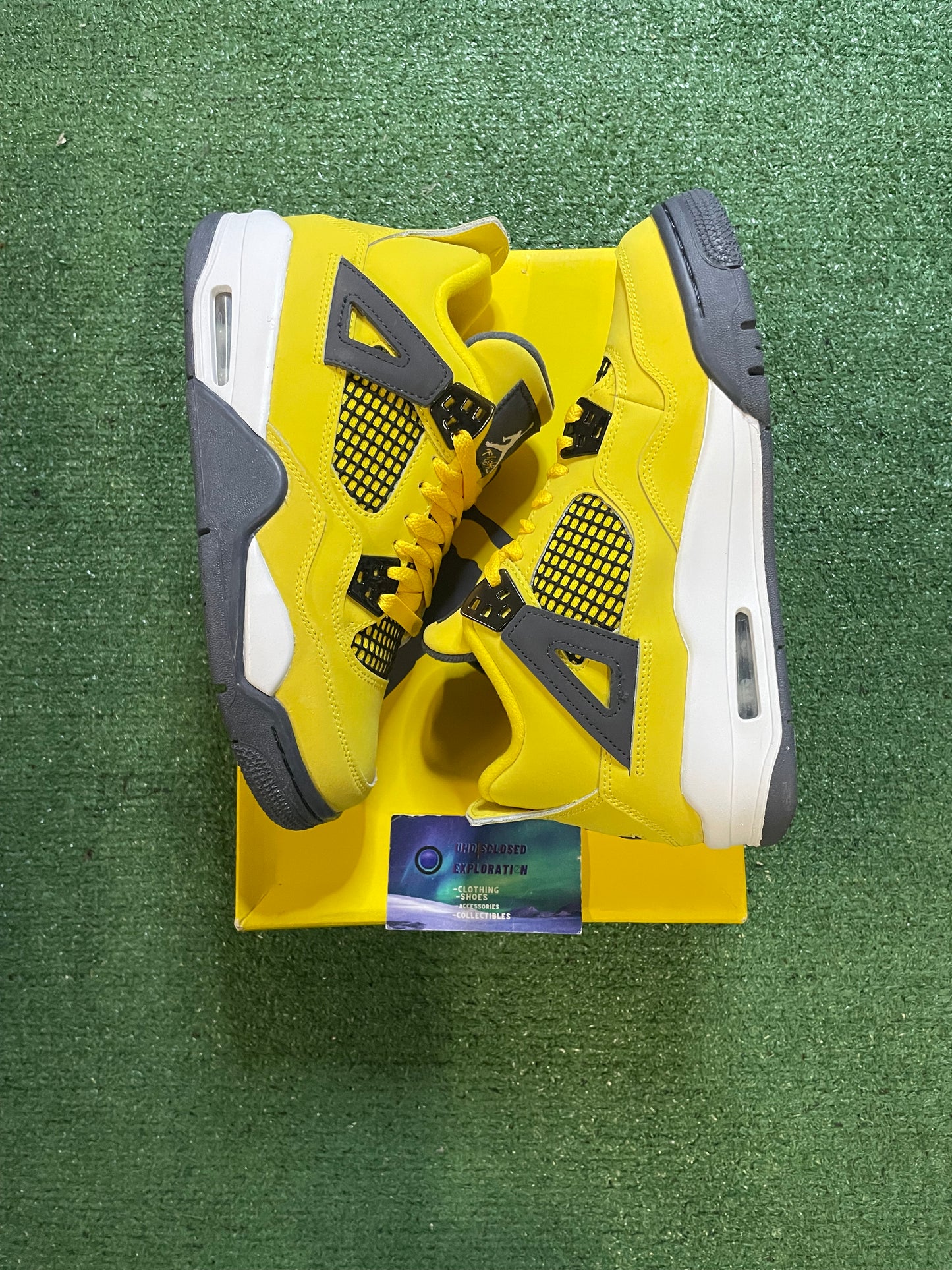 Air Jordan 4 lightning 2021