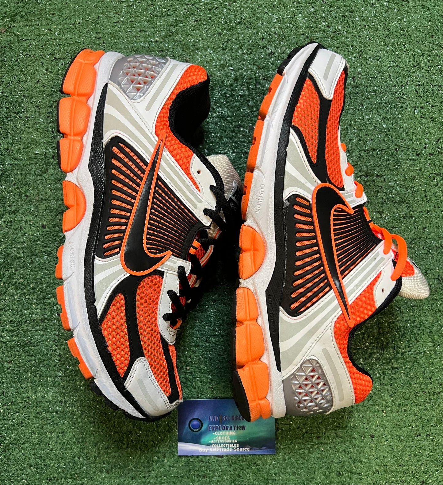 Nike Vomero 5 total orange size 10.5men/12women