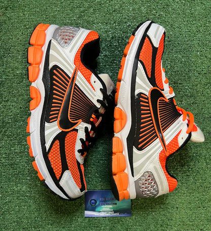 Nike Vomero 5 total orange size 10.5men/12women