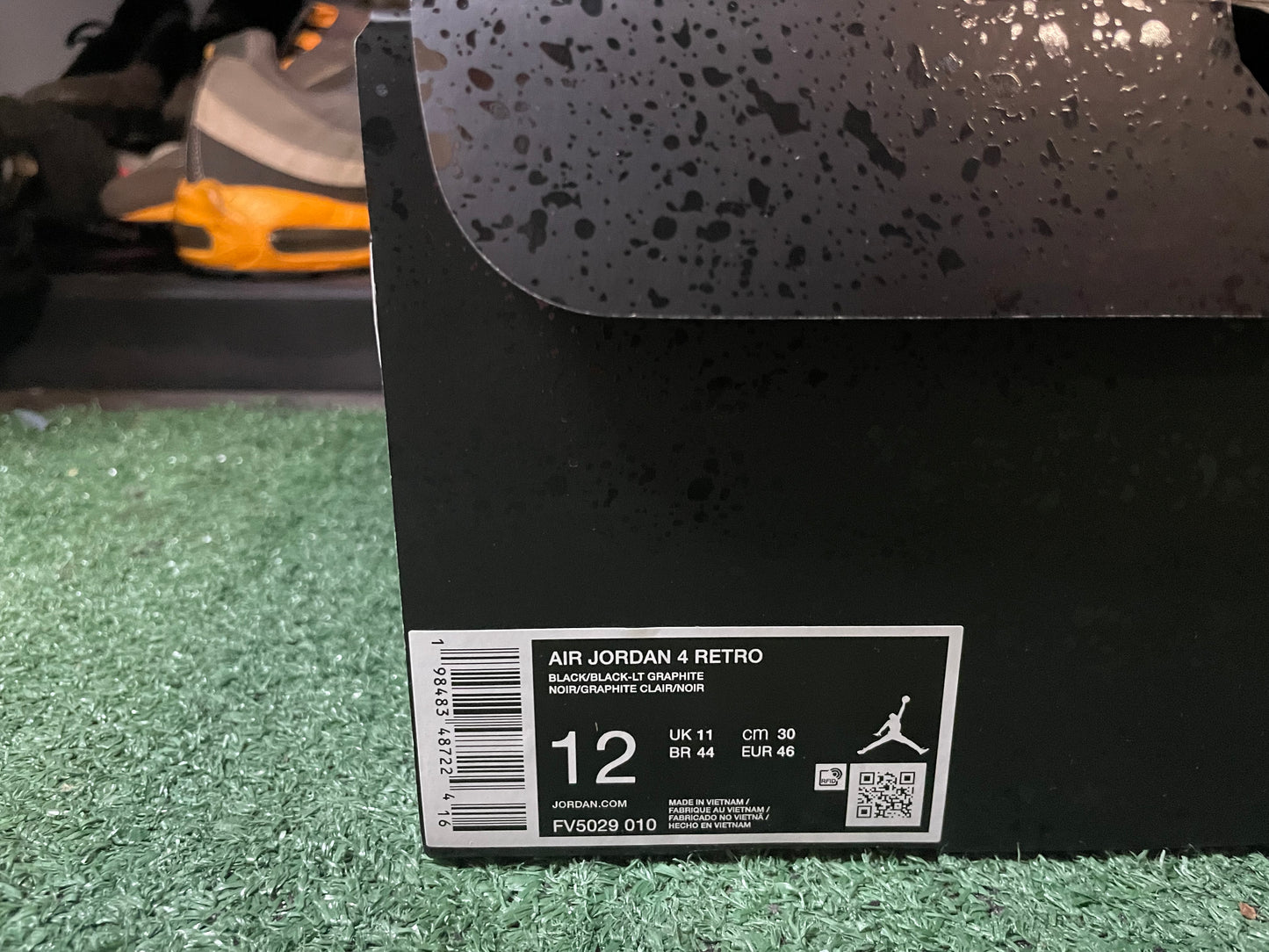 Air Jordan 4 Retro black cat 2025