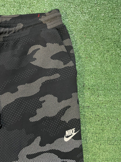 Nike tech fleece hero camo pants