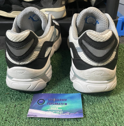 Karhu super fulcrum white/sterling blue size 10men/11.5women
