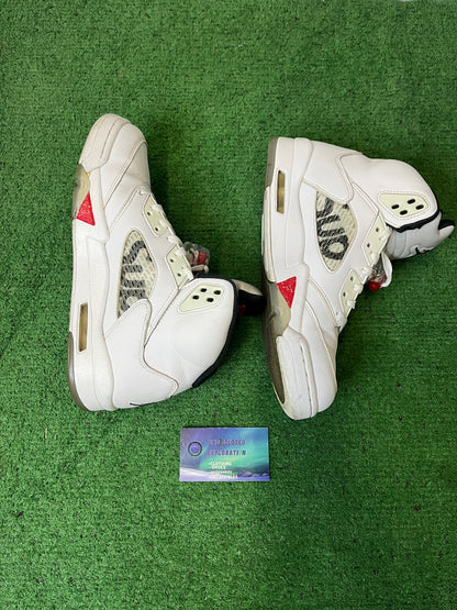 Jordan 5 Supreme white size 8.5men/10women