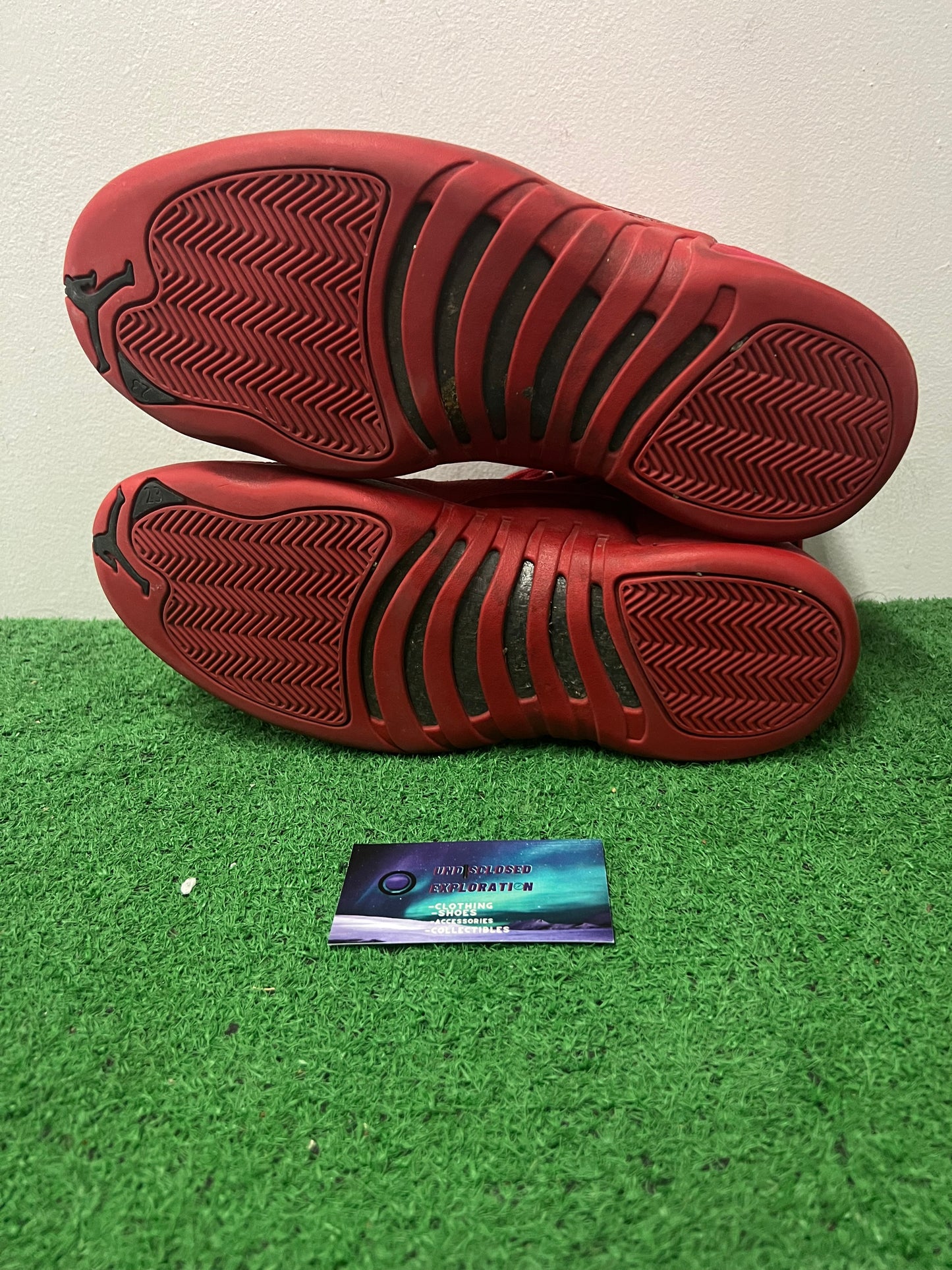 Jordan 12 gym red size 11men/12.5women
