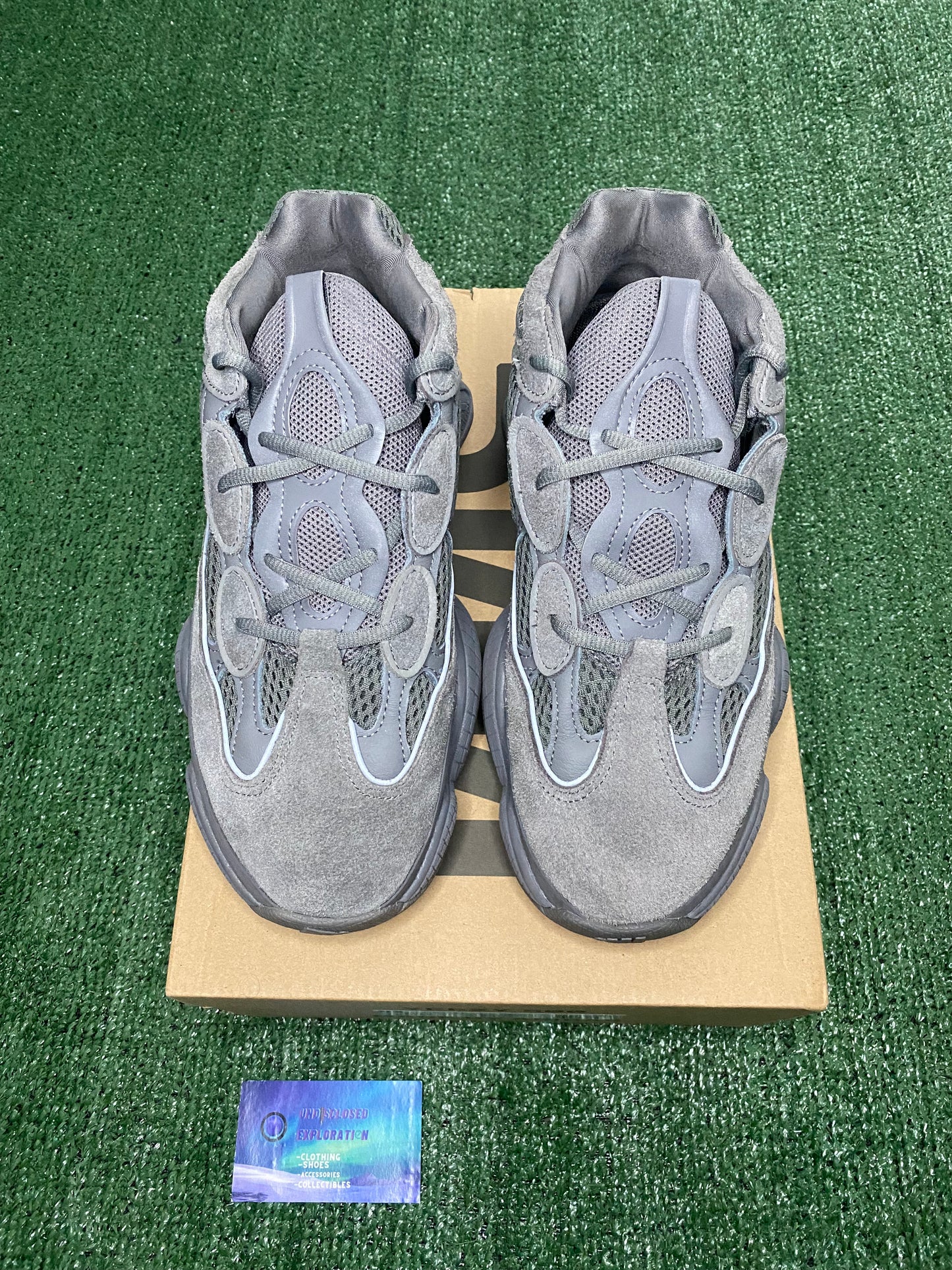 Yeezy 500 granite size 10men/11.5women