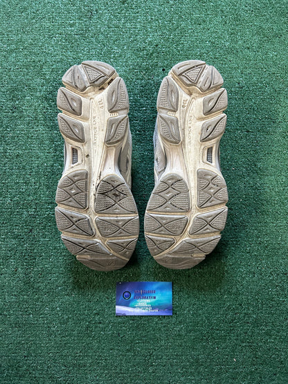 ASICS gel nyc oyster grey size 9.5men/11women