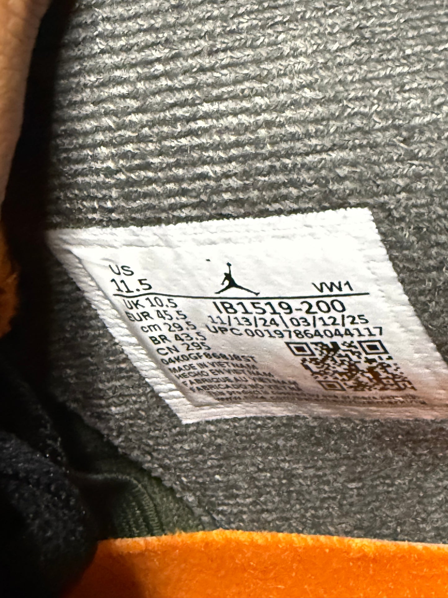 Jordan 4 Undefeated