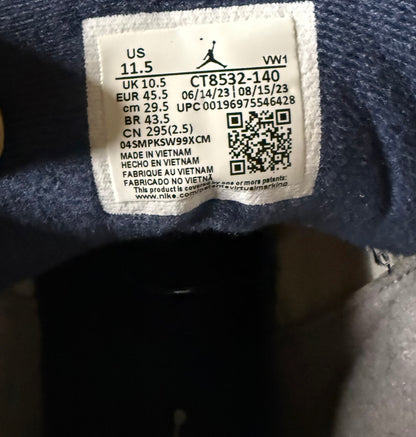 Jordan 3 Midnight Navy 11.5 Men/13 Women “Preowned”