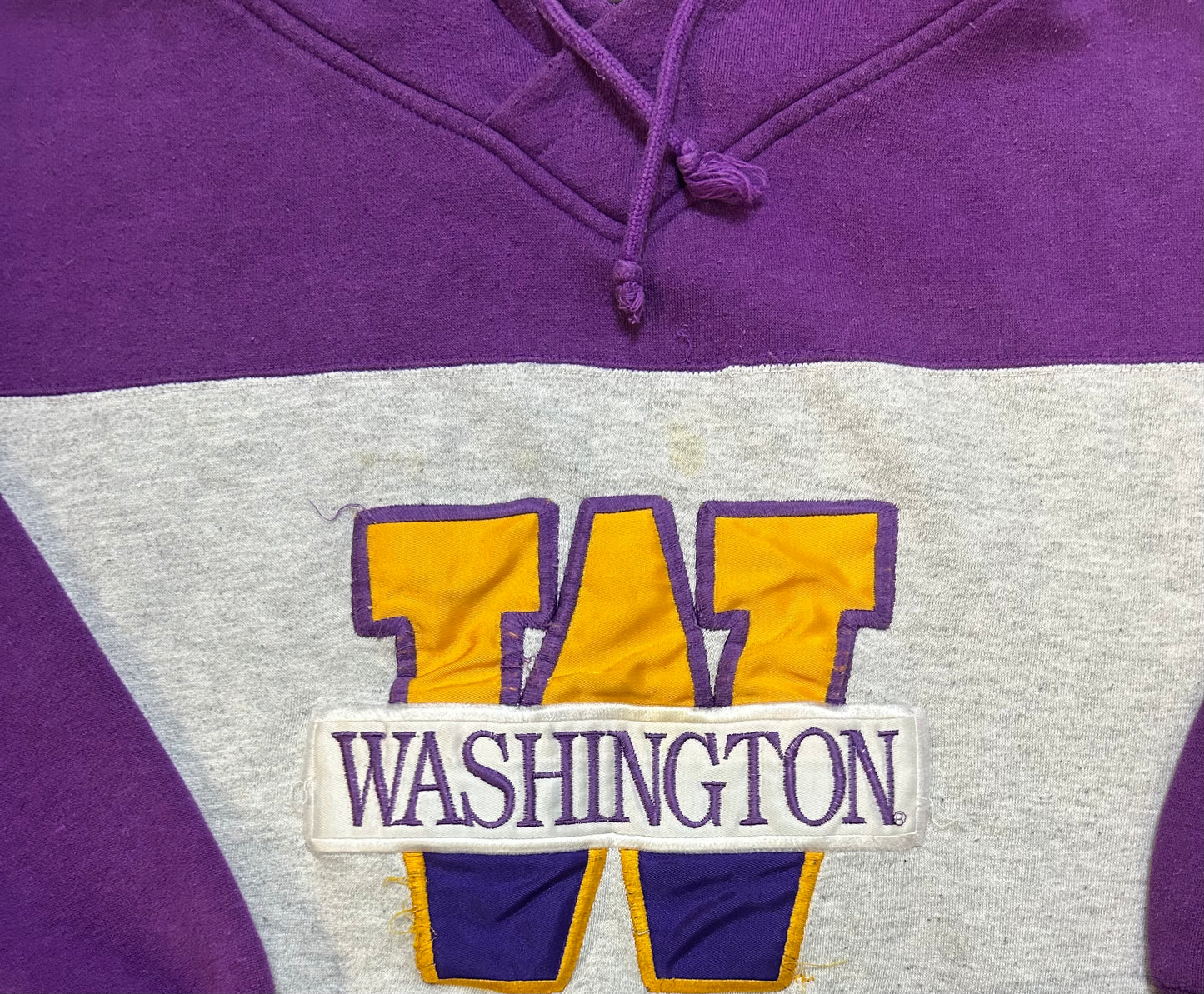 Vintage 1990s UW University of Washington embroidered hoodie