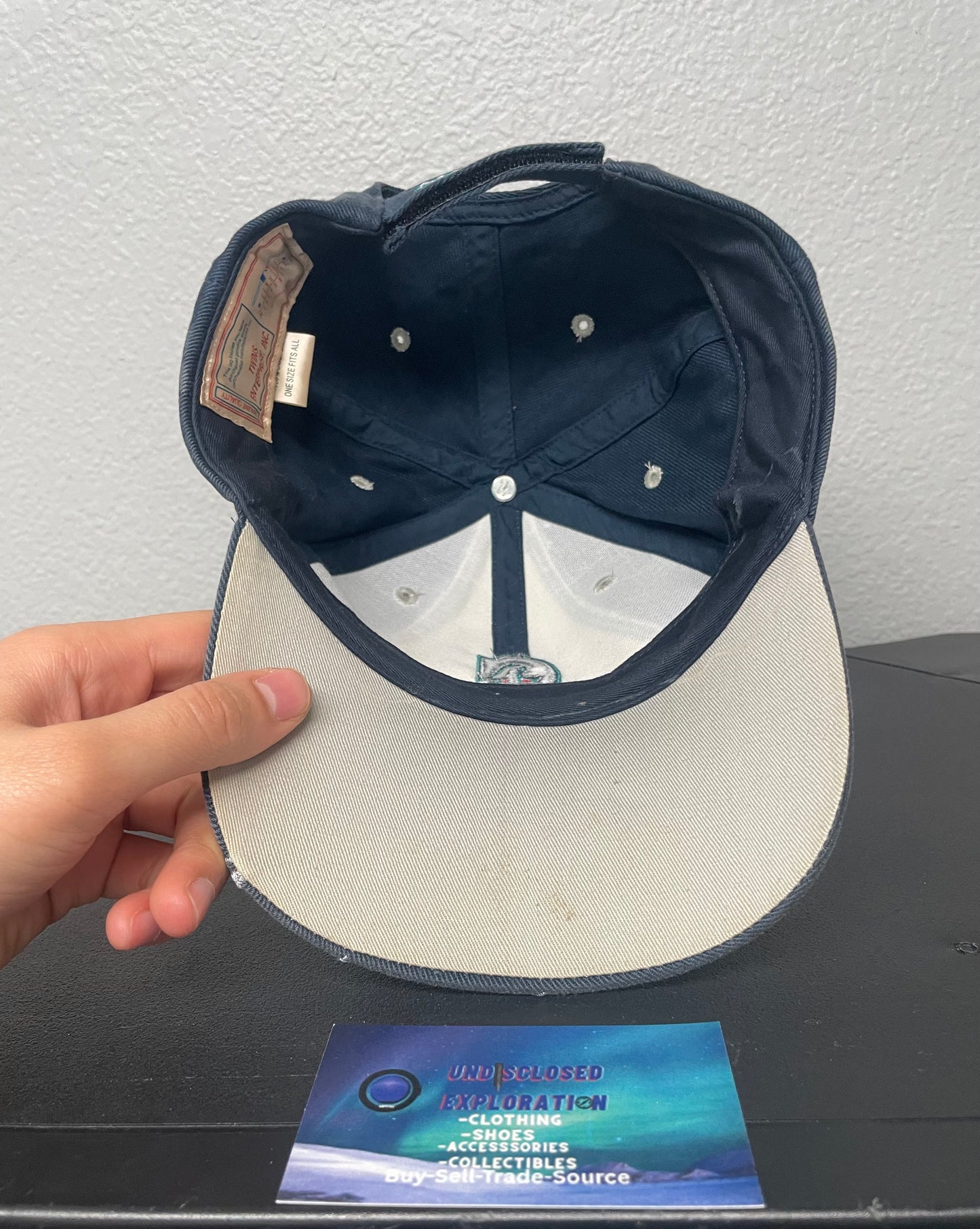 Vintage 2000s Seattle Mariners grey and white hat