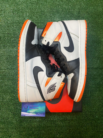 Jordan 1 high electro orange size 8men/9.5women