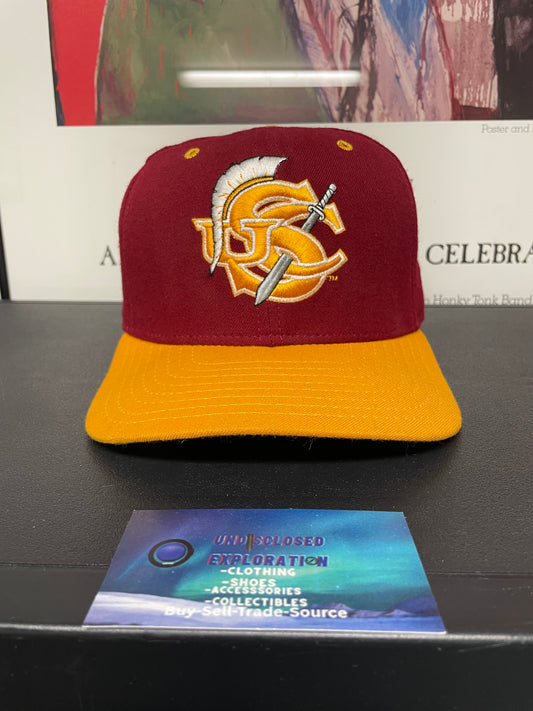 Vintage  1990s USC Trojans red and gold hat