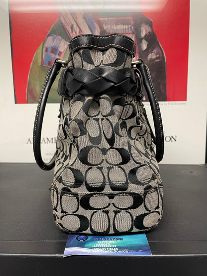 COACH Hampton Siganture shoulder bag
