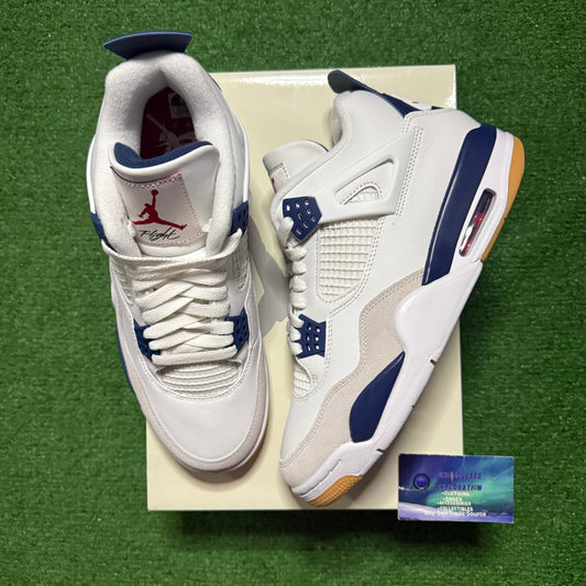 Jordan 4 SB Navy