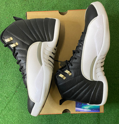 Jordan 12 Playoff 2022 size 11men/12.5women