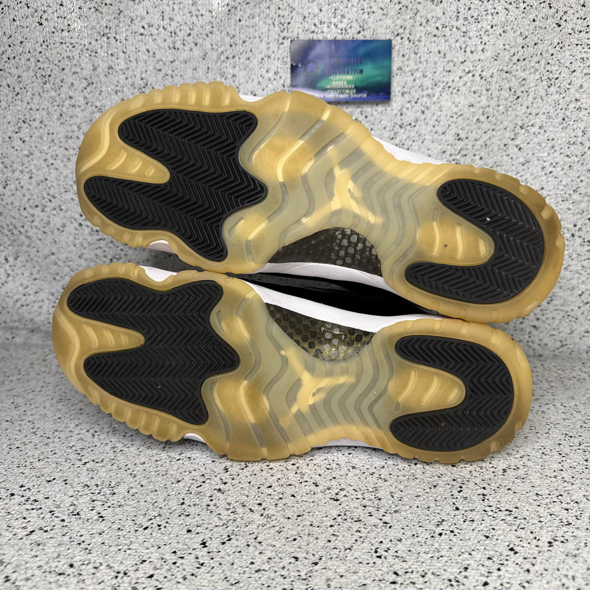 Jordan 11 Gratitude 11 Men “Preowned”