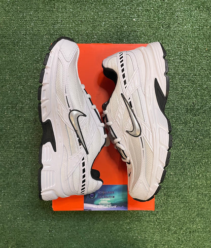 Nike Initiator white metallic silver