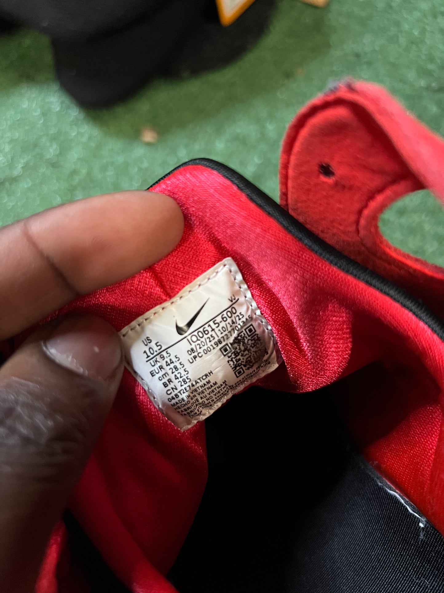 Nike air huarache challenge red size 10.5men/12women