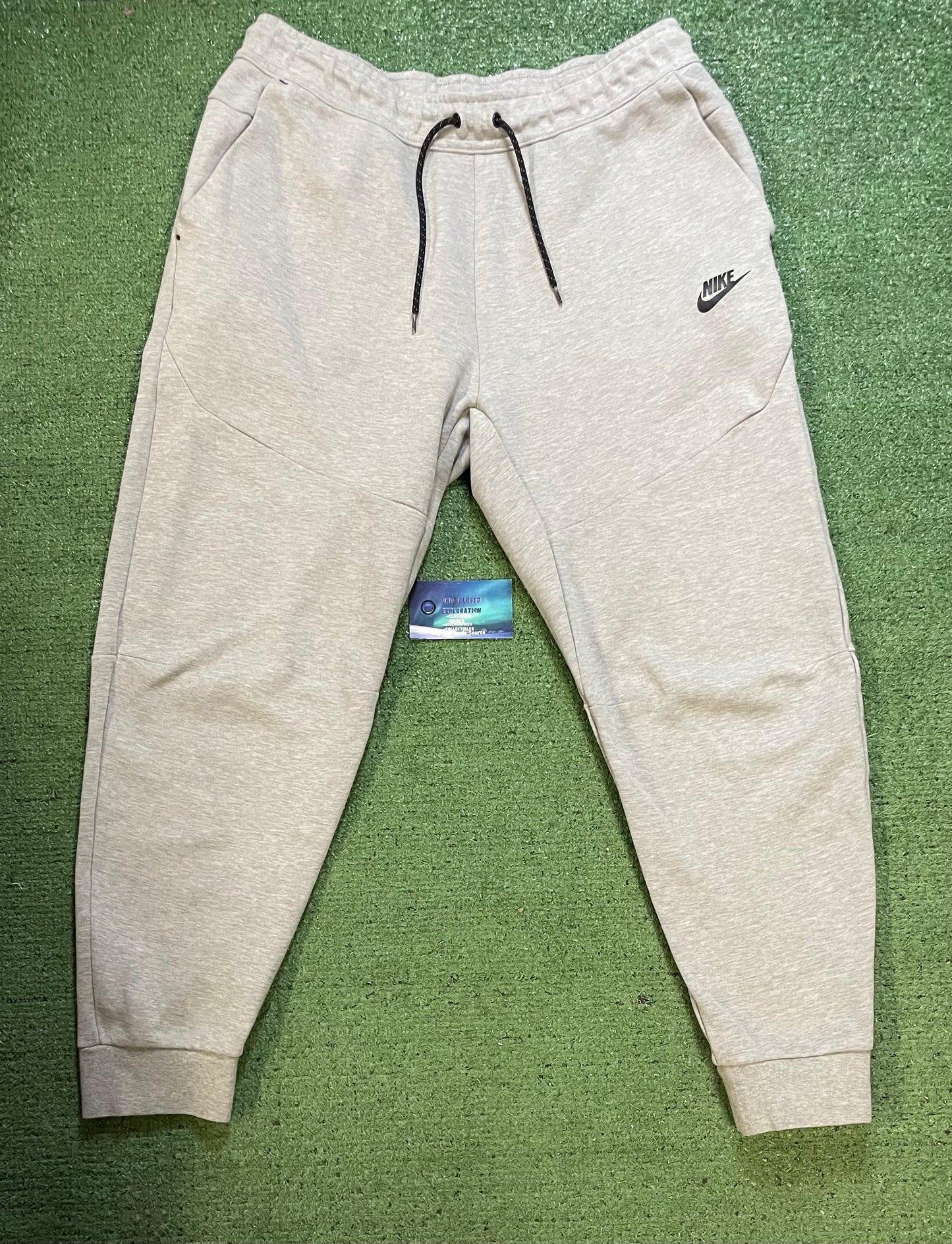 Nike Tech Fleece grey sweatpants