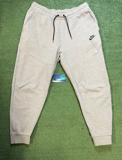 Nike Tech Fleece grey sweatpants