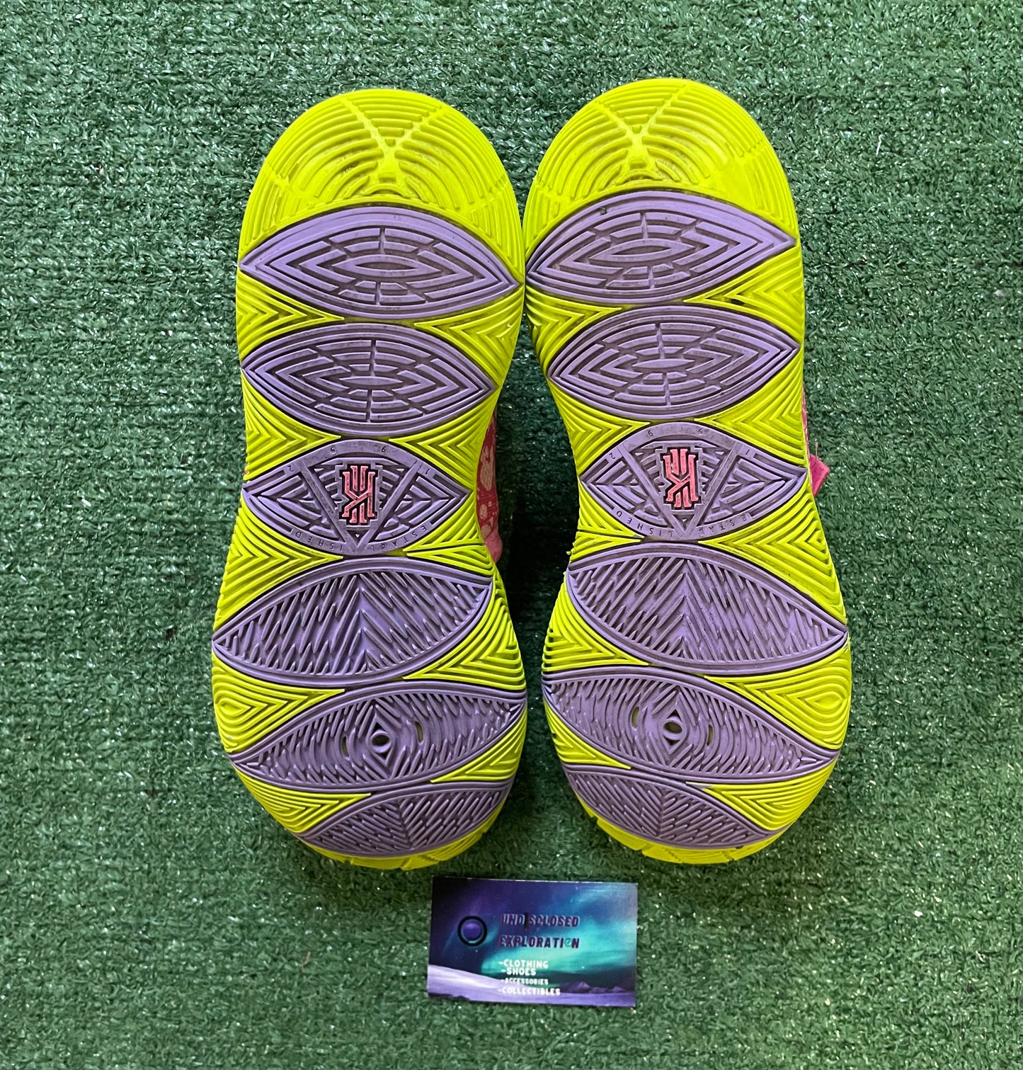 Nike Kyrie 5 SpongeBob SquarePants size 9.5men/11women