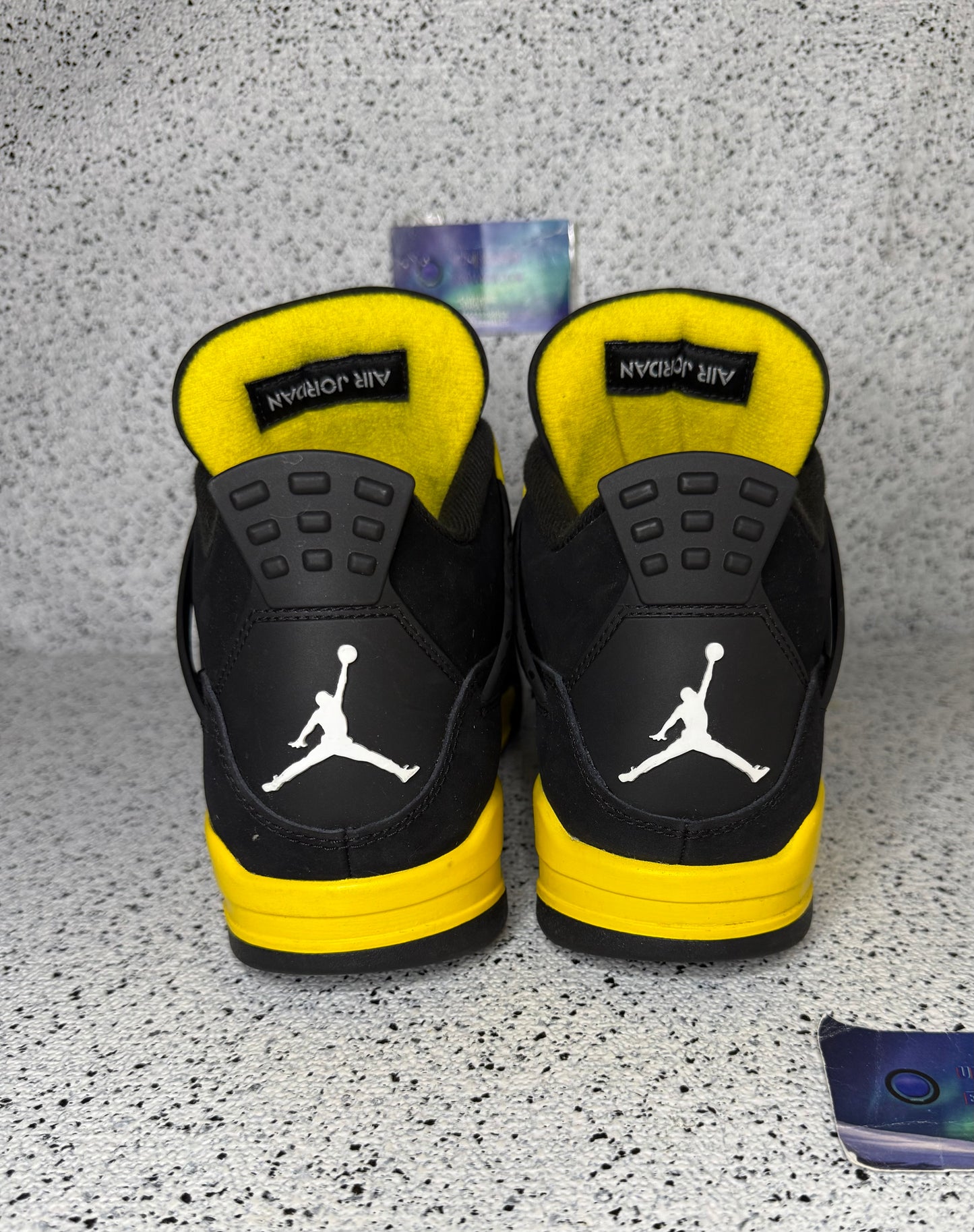 Jordan 4 Thunder 10 Men/11.5 Women