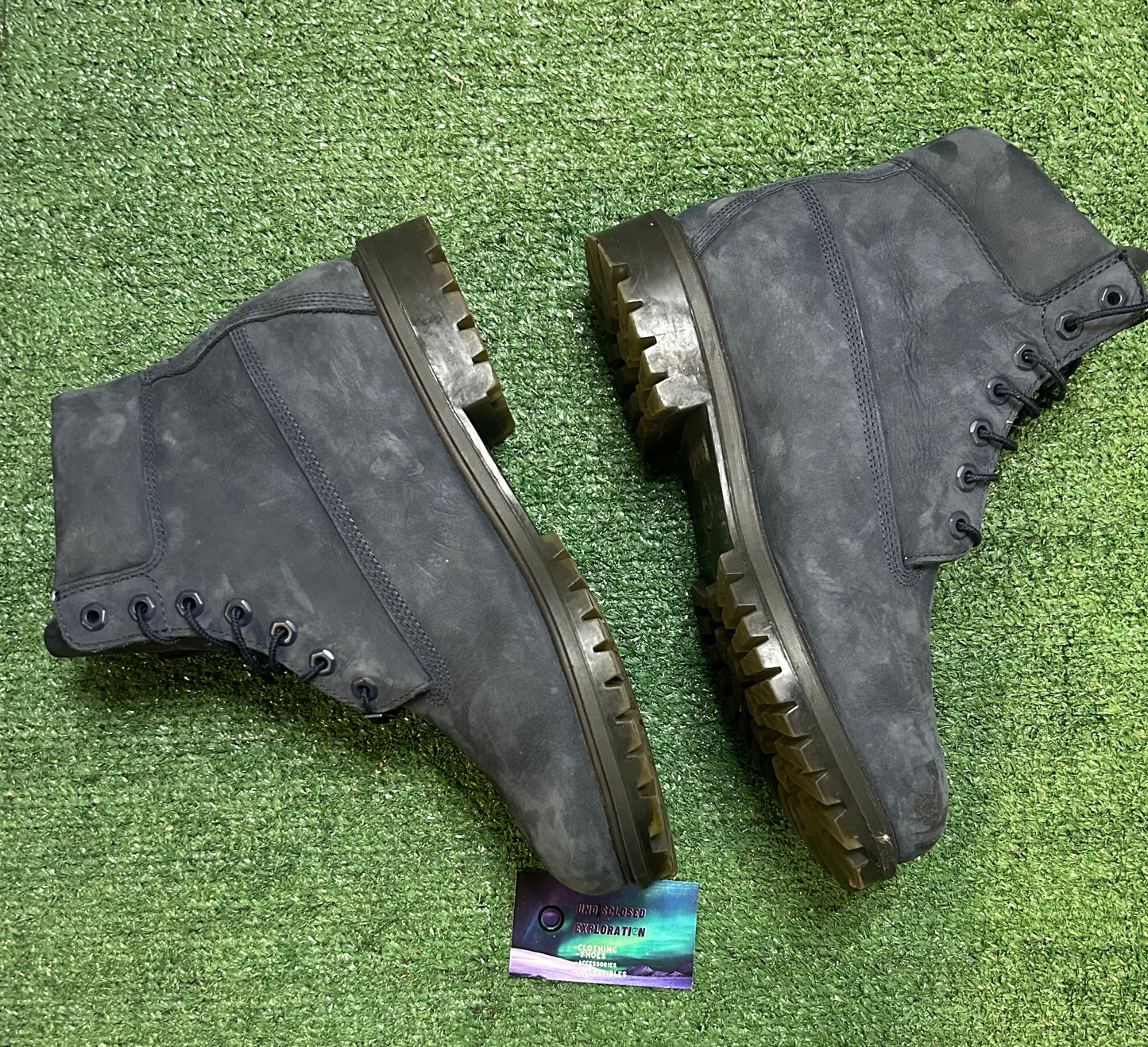Timberland 6 inch dark blue suede boot 10.5men/12women