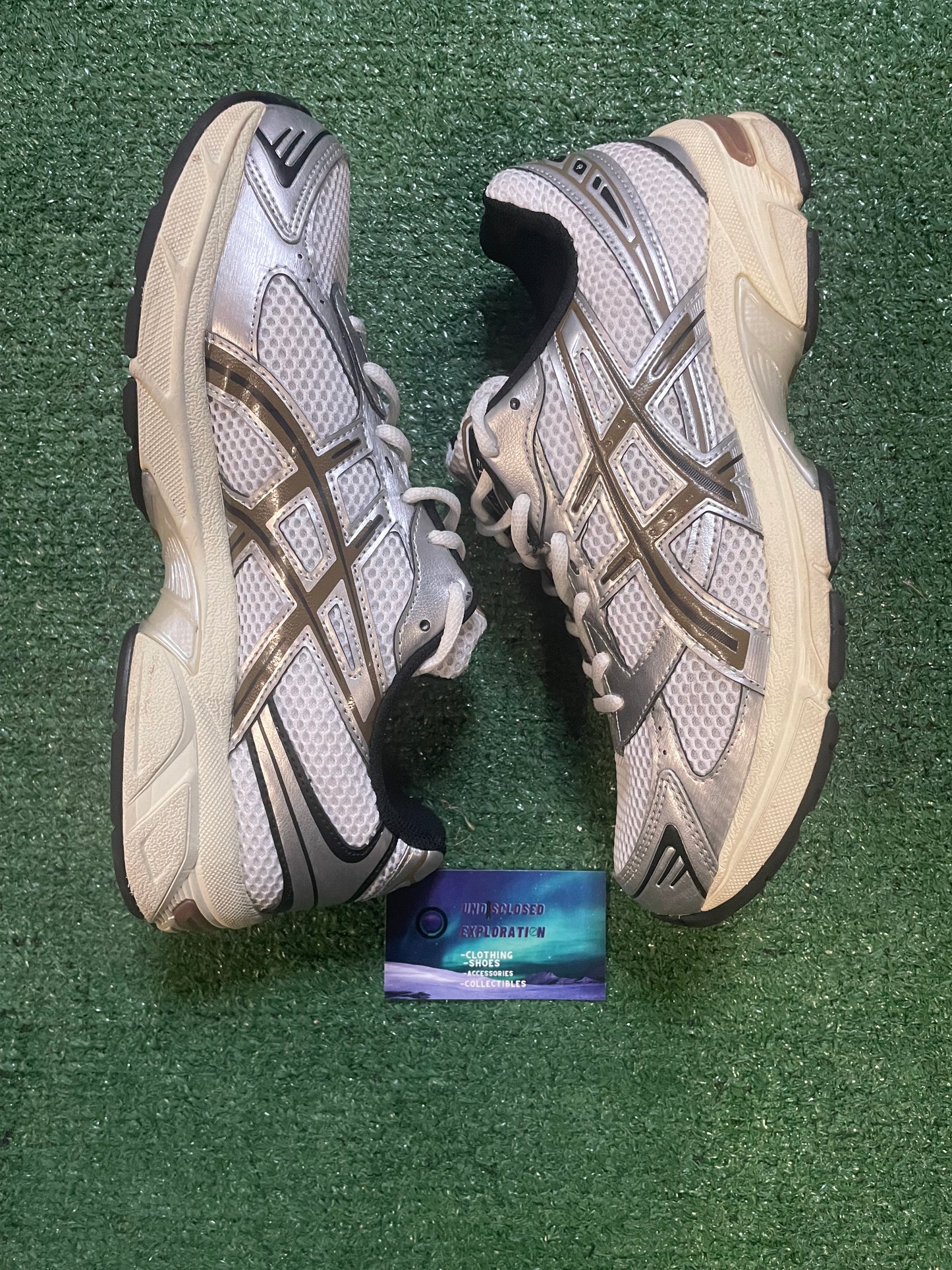 ASICS 1130 white clay canyon size 9men/10.5women